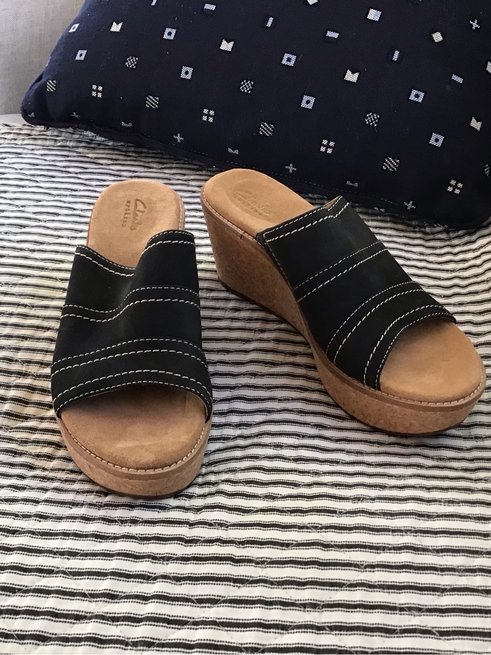 Clarks Artisan - new no box- Aisley Lily Black Wedge Slide Sandals 8m